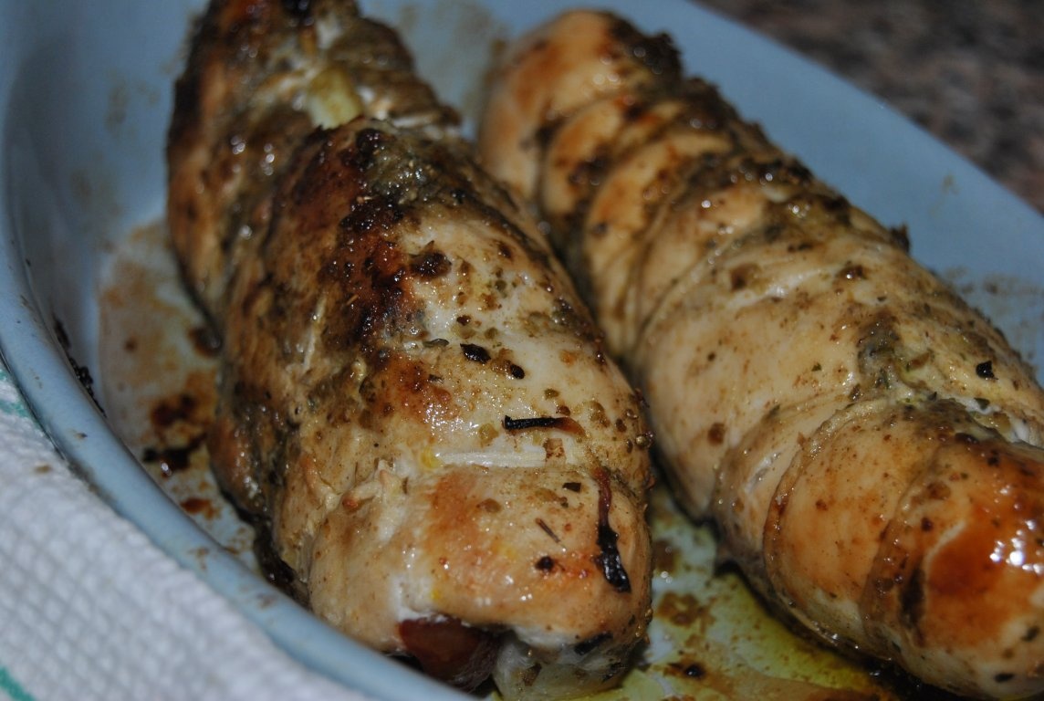 Rulouri de pui cu cartofi dulci si sos de hrean