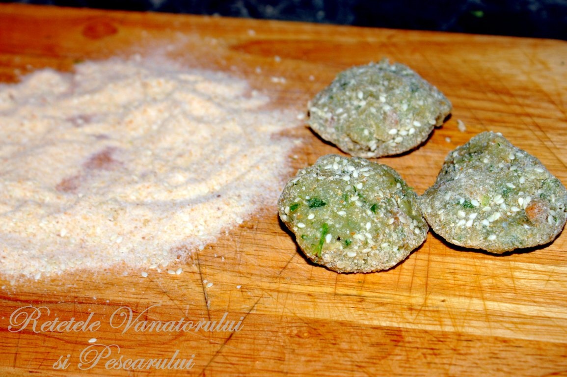 Chiftelute de stiuca cu surimi si alge marine