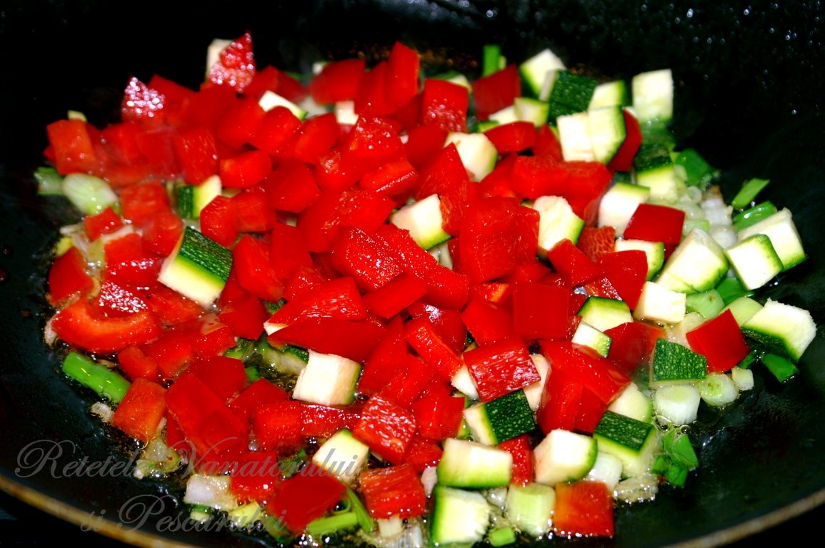 Stiuca cu sos de stafide