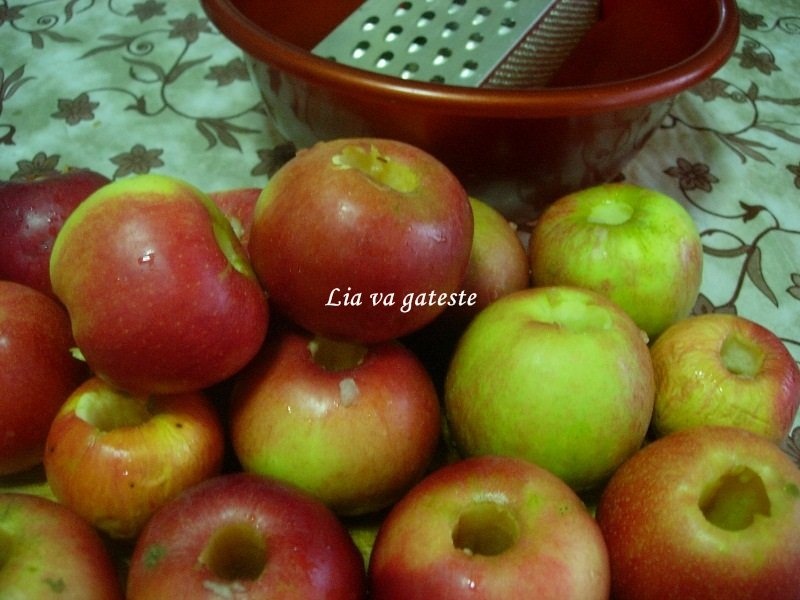 Prajitura fina cu mere