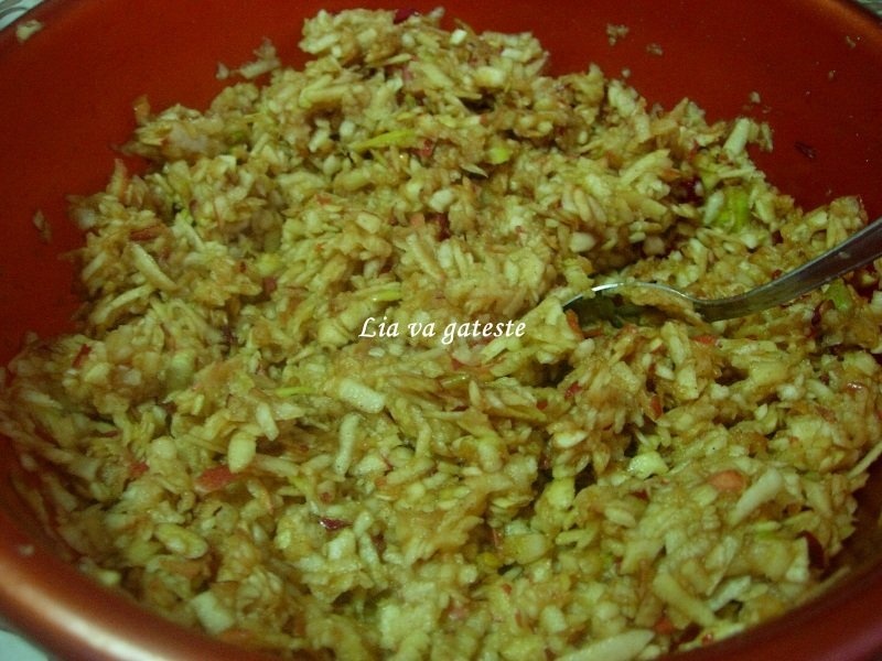 Prajitura fina cu mere