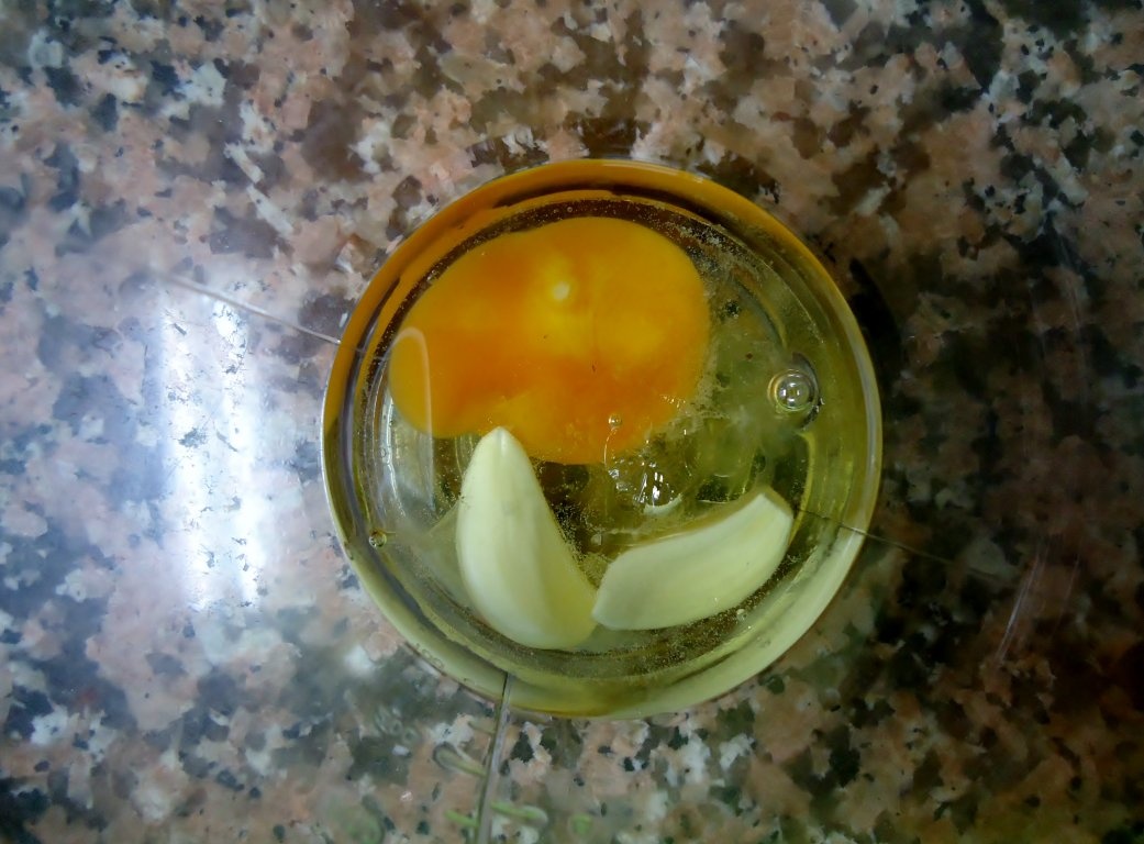 Sandwich cu fileuri de hamsie in otet