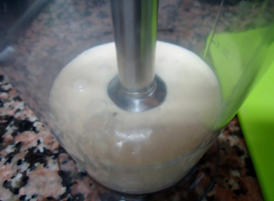 Sandwich cu fileuri de hamsie in otet