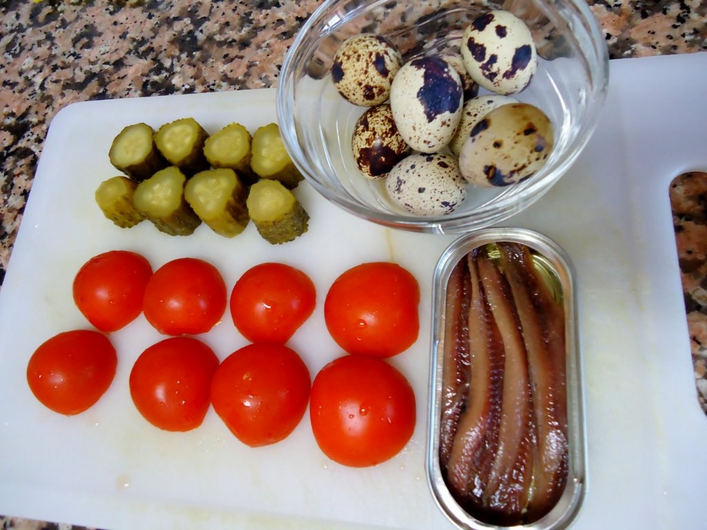 Aperitiv cu oua de prepelita