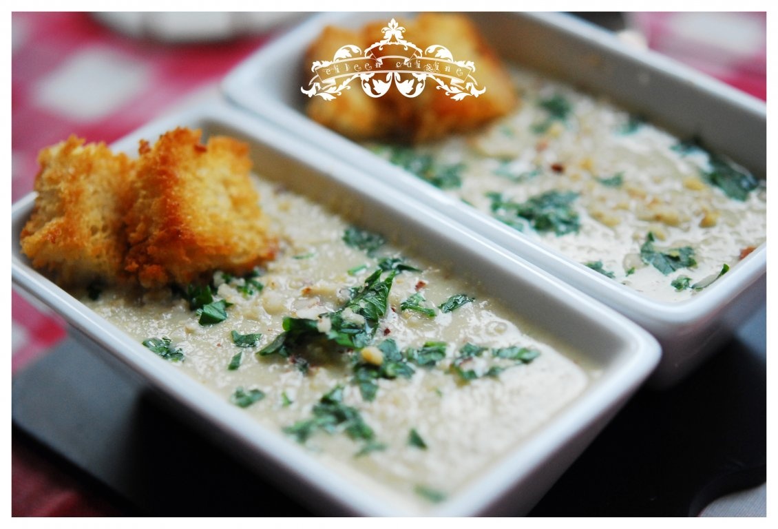 Supa crema de ciuperci cu nuci