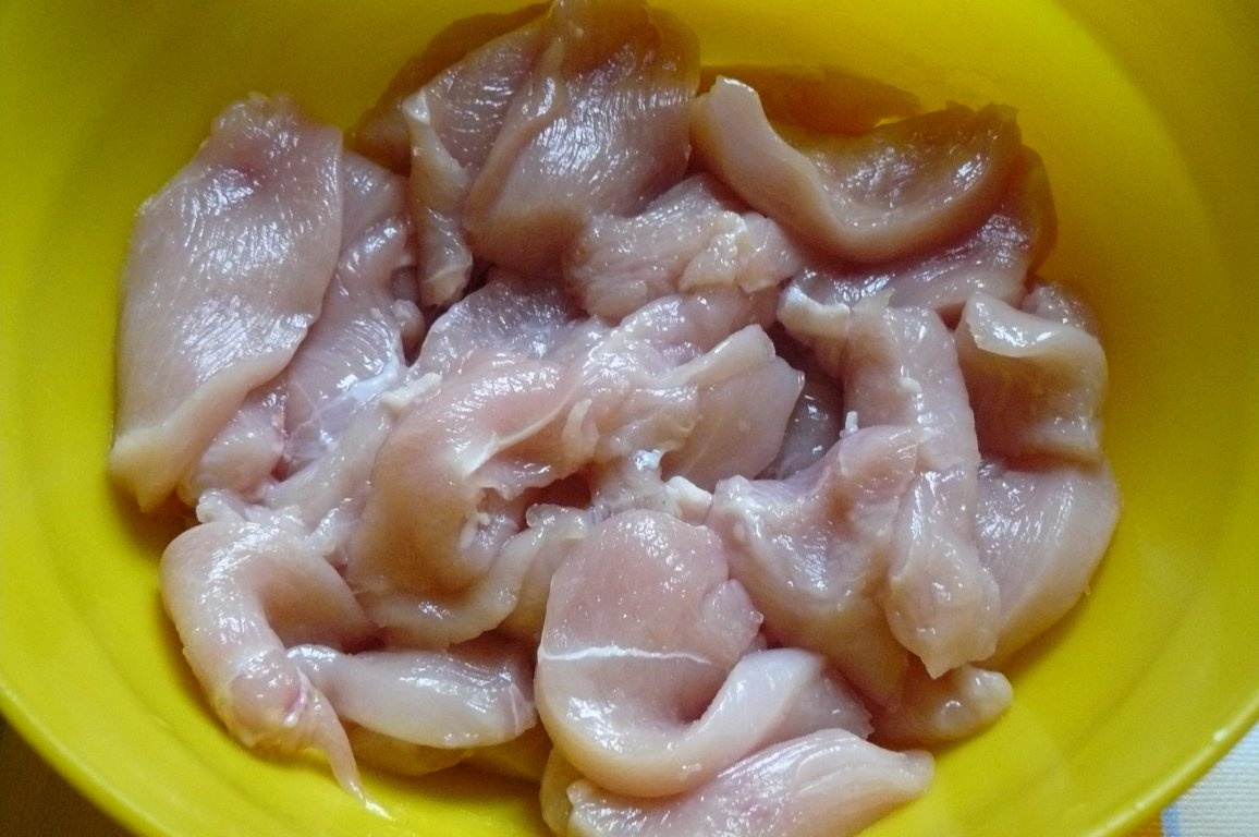 Piept de pui cu fulgi de porumb