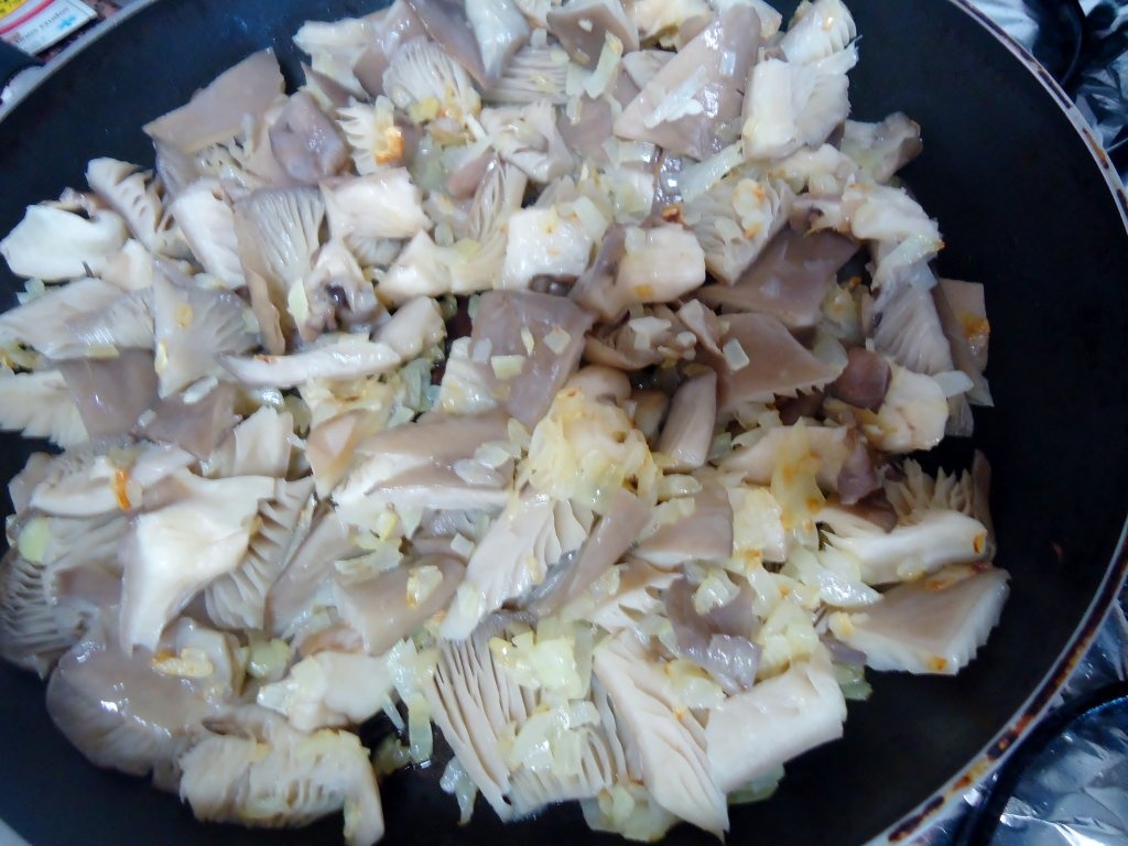 Ciuperci de padure cu oua