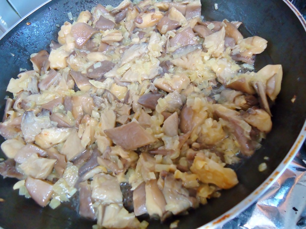 Ciuperci de padure cu oua