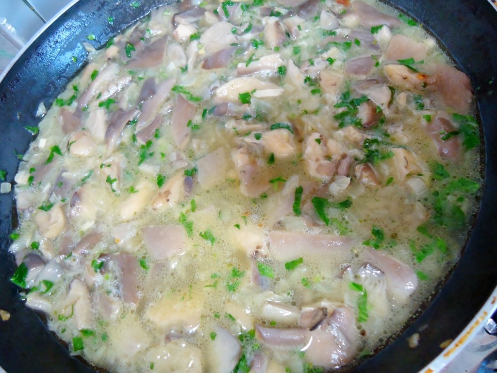 Ciuperci de padure cu oua