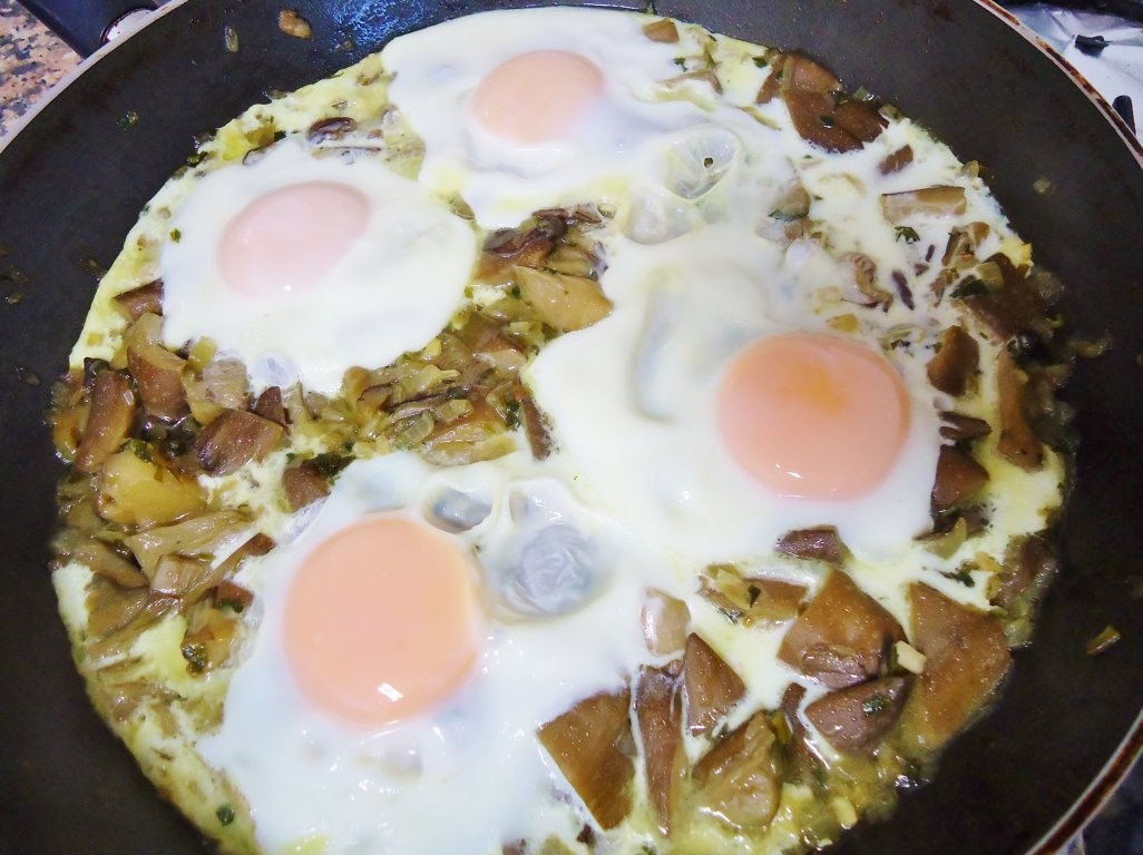 Ciuperci de padure cu oua