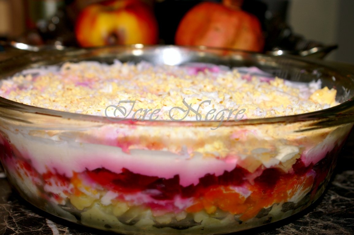 Salata Ruseasca de sfecla si macrou marinat