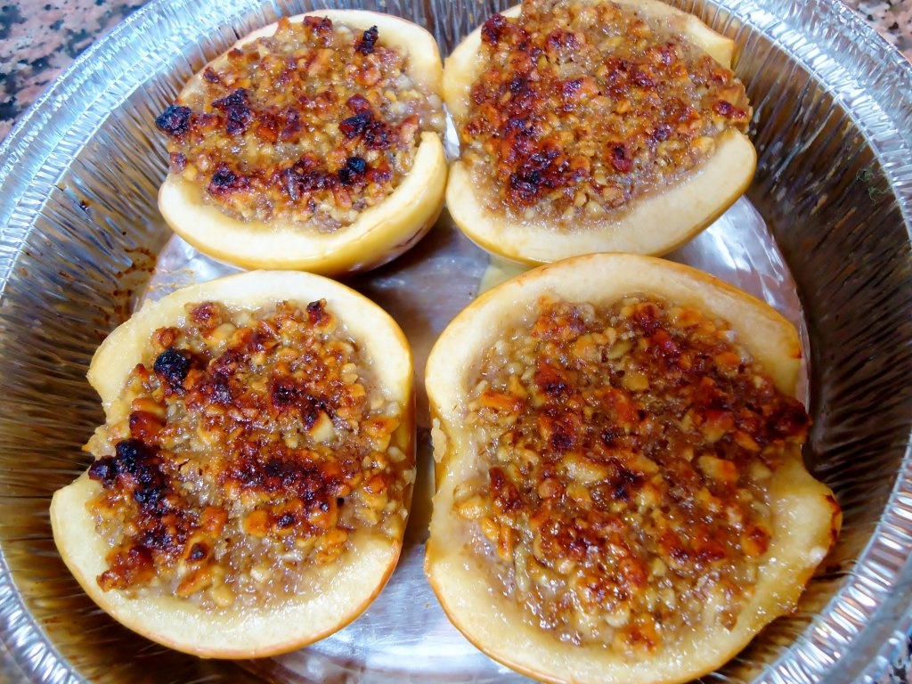 Mere umplute cu nuci