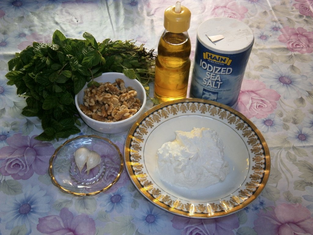 "Labaneh" cu nuca si menta