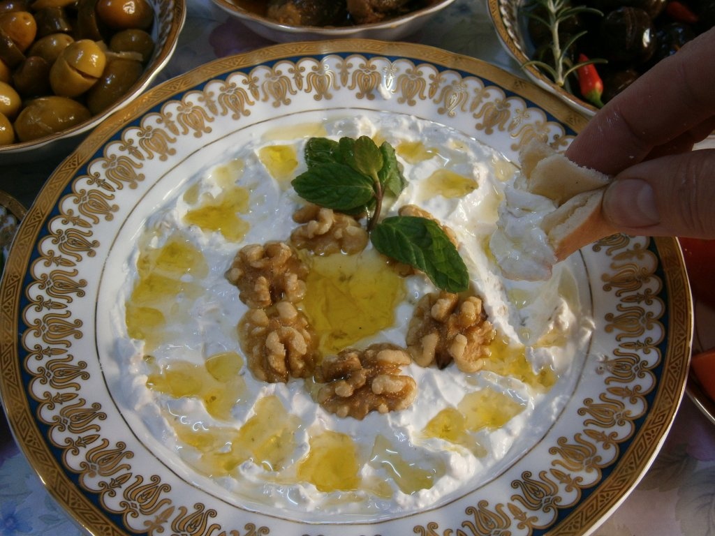 "Labaneh" cu nuca si menta