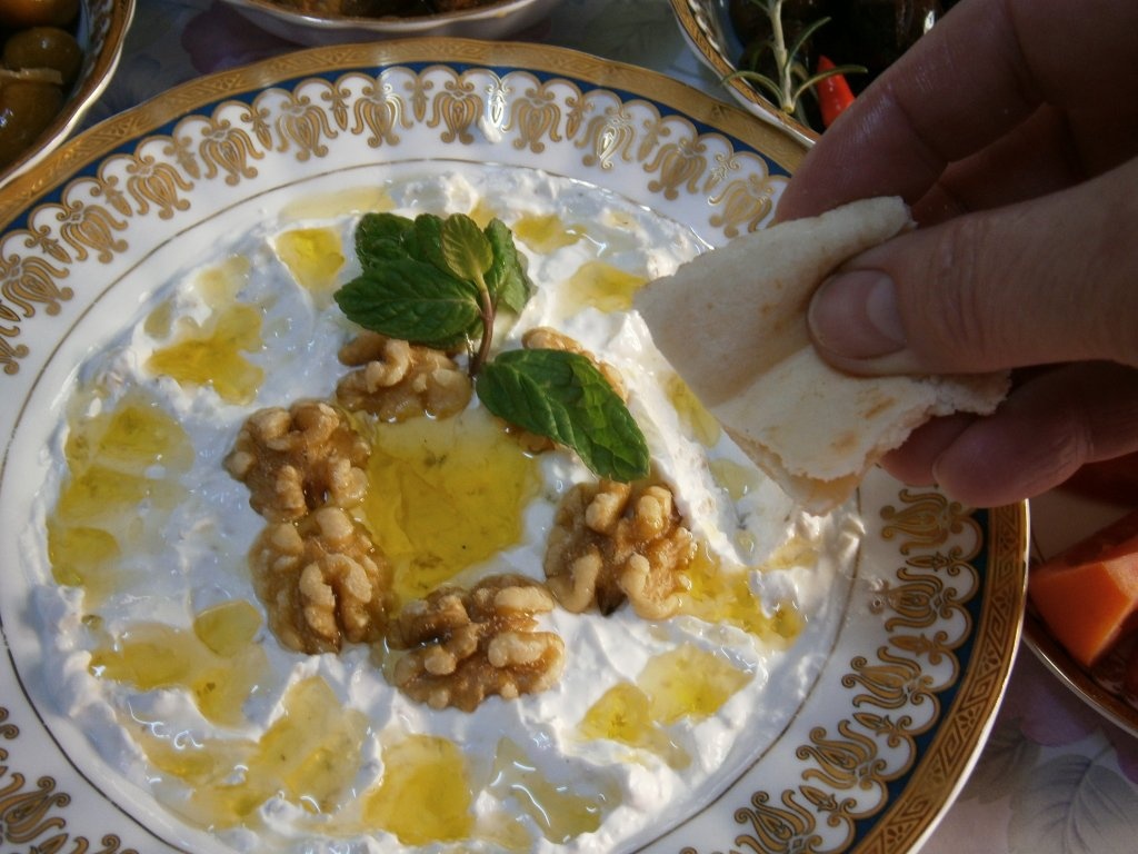 "Labaneh" cu nuca si menta