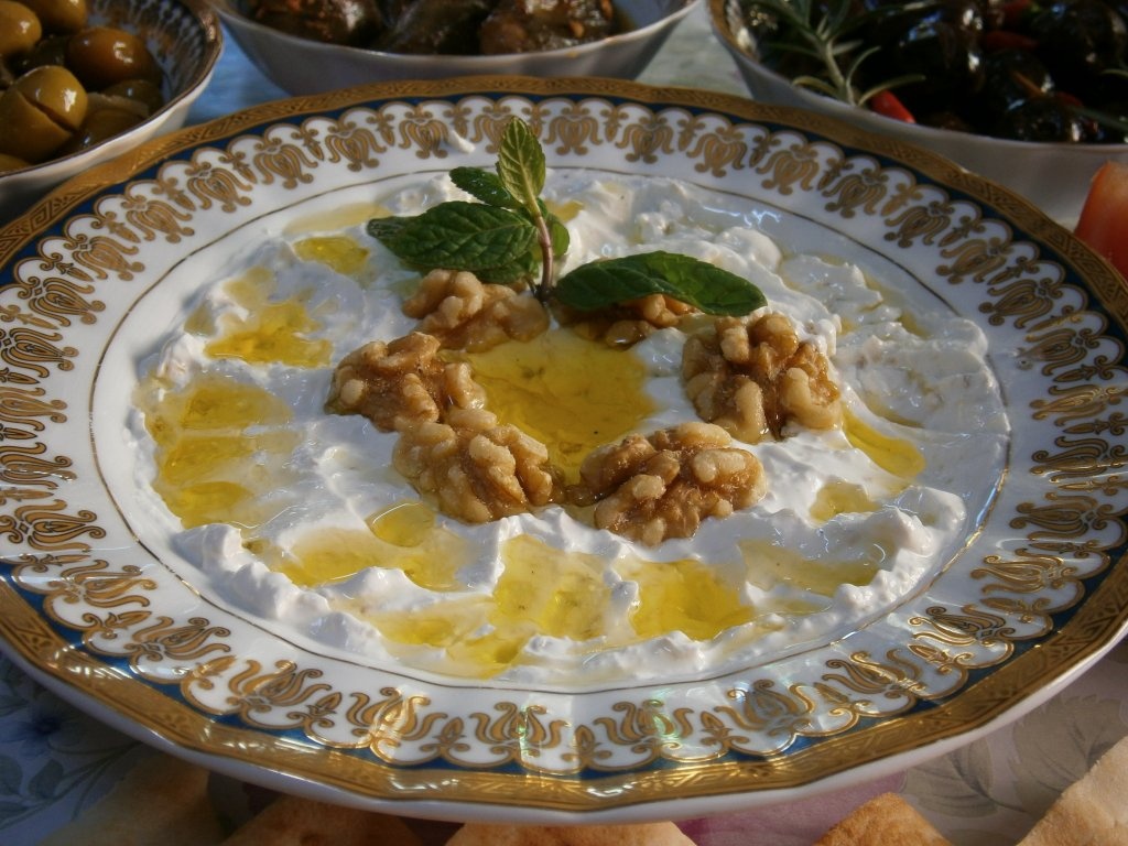 "Labaneh" cu nuca si menta