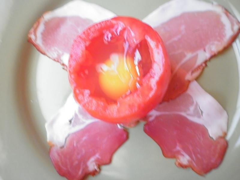 Oua ascunse in rosie