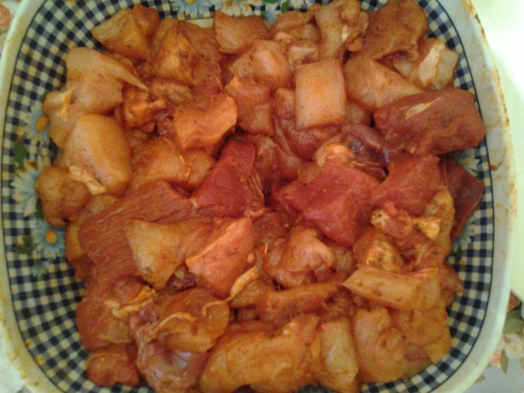 Nebunie la tigaie cu mamaliguta si mujdei de usturoi