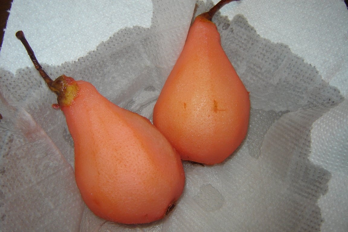 Pere in sos de ciocolata