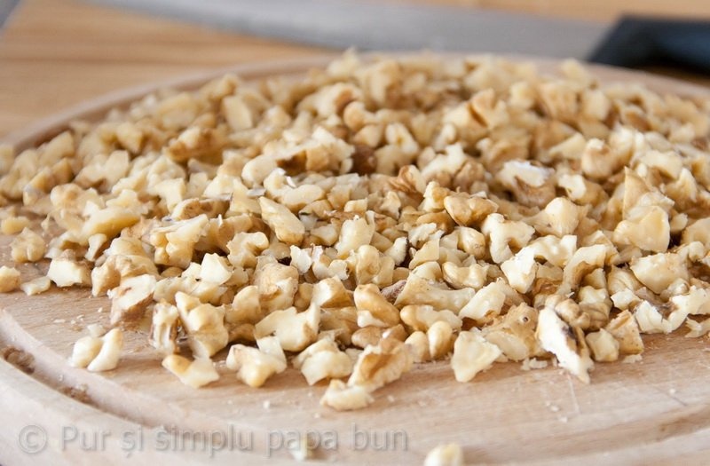 Salam de biscuiţi reţetă cu nucă