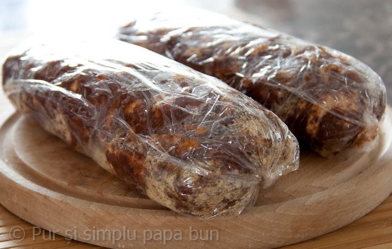 Salam de biscuiţi reţetă cu nucă