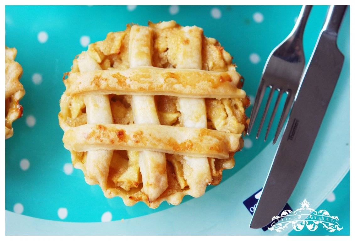 Mini tarte cu mere