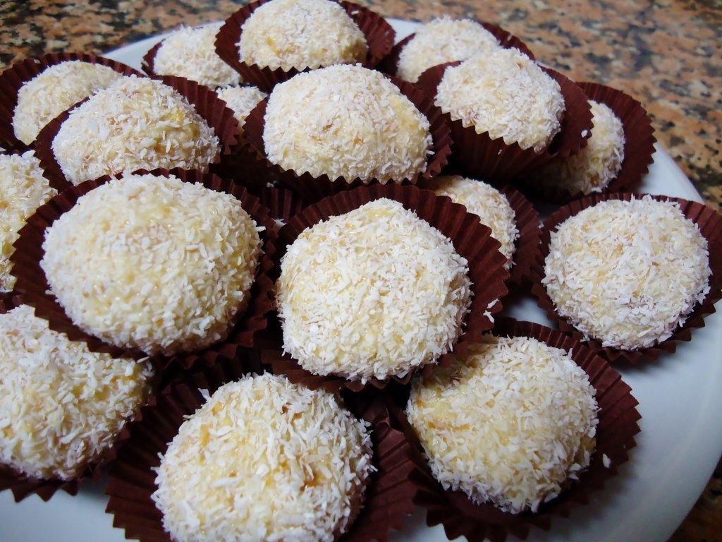 Bomboane de biscuiti si cocos