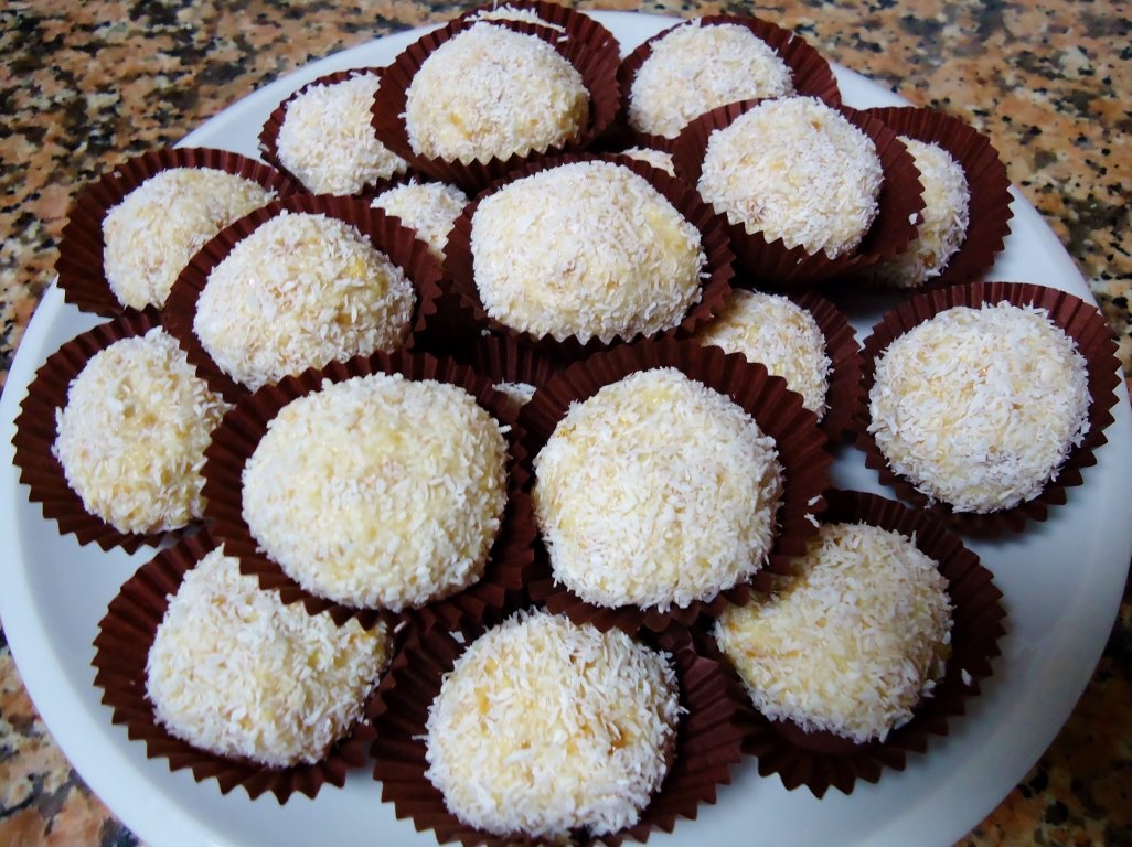 Bomboane de biscuiti si cocos