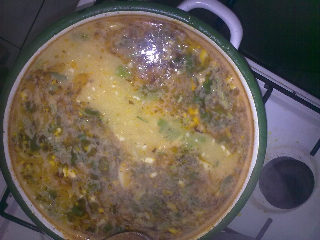 Ciorba afumata cu picioruse de porc