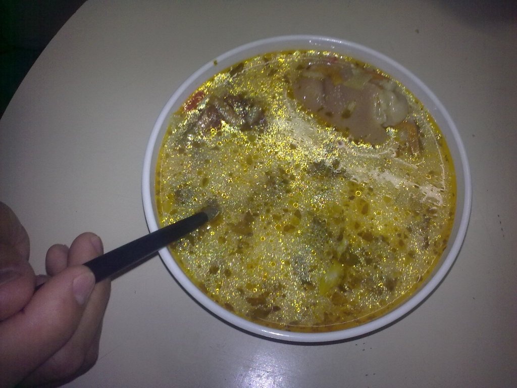 Ciorba afumata cu picioruse de porc