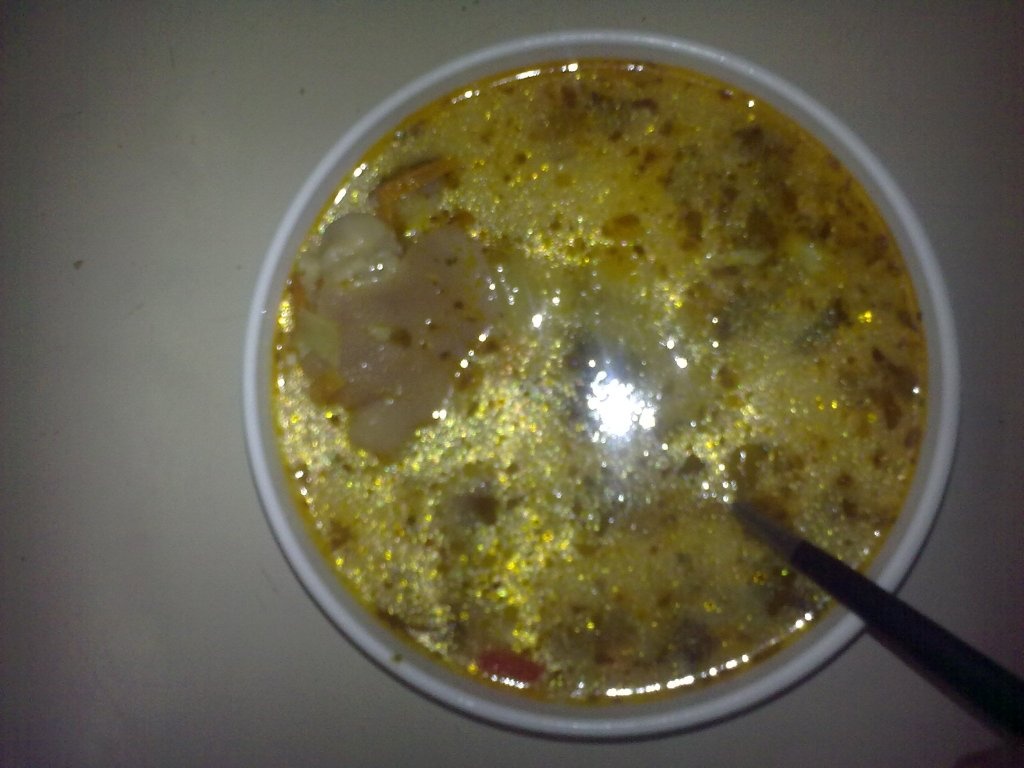 Ciorba afumata cu picioruse de porc