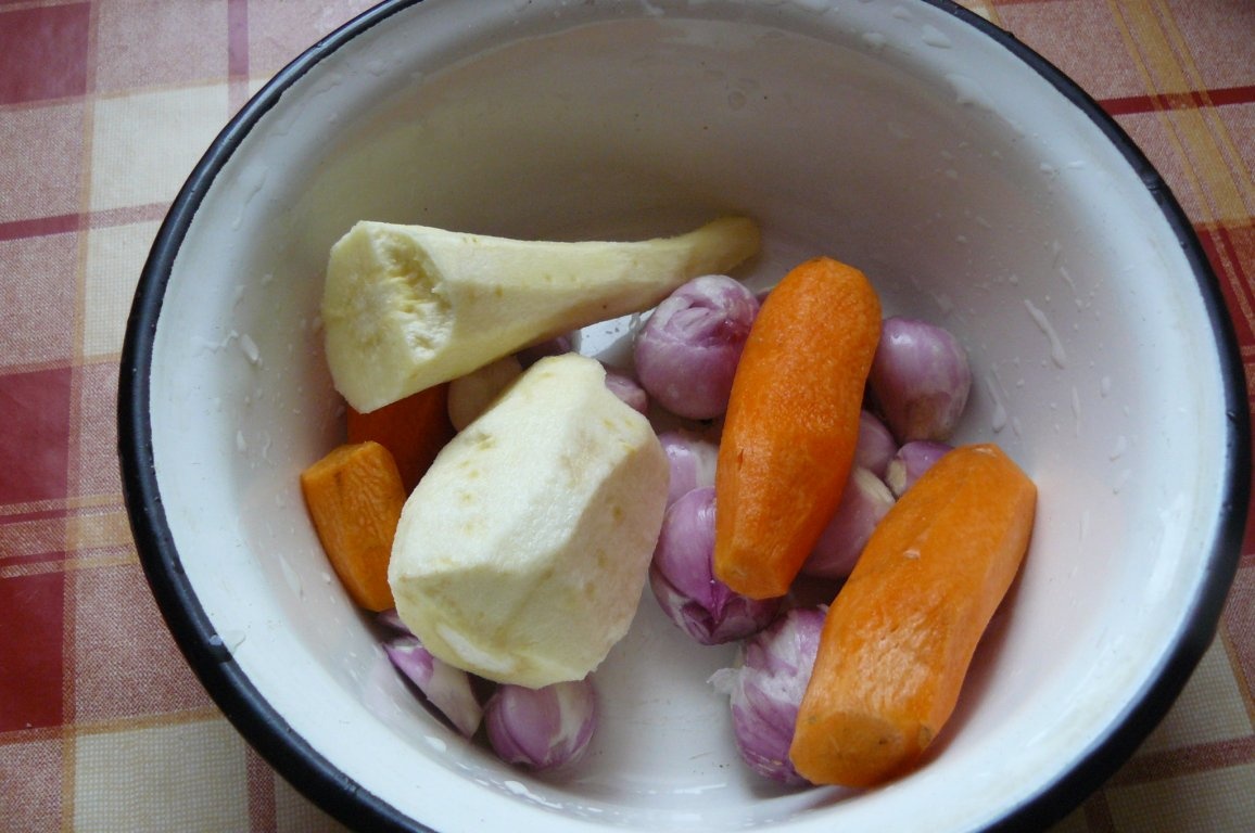 Supă de legume cu ochiuri