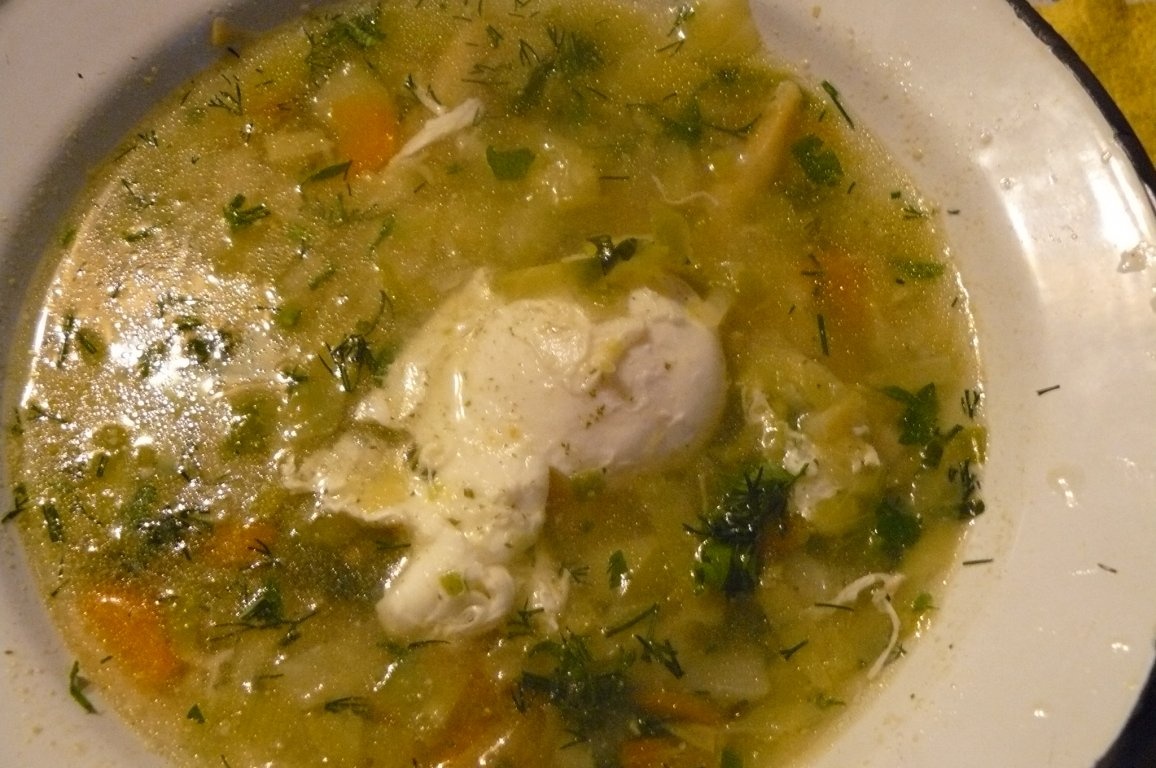 Supă de legume cu ochiuri