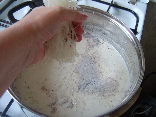 Fidea de orez cu lapte