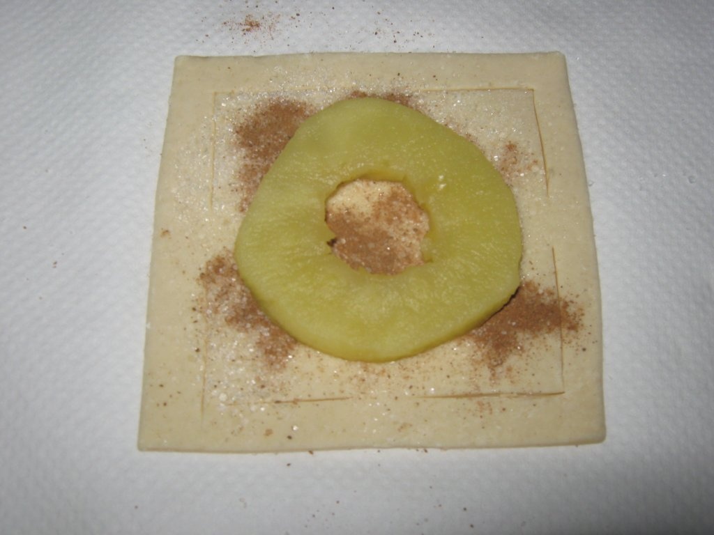 Flori de foietaj cu mere