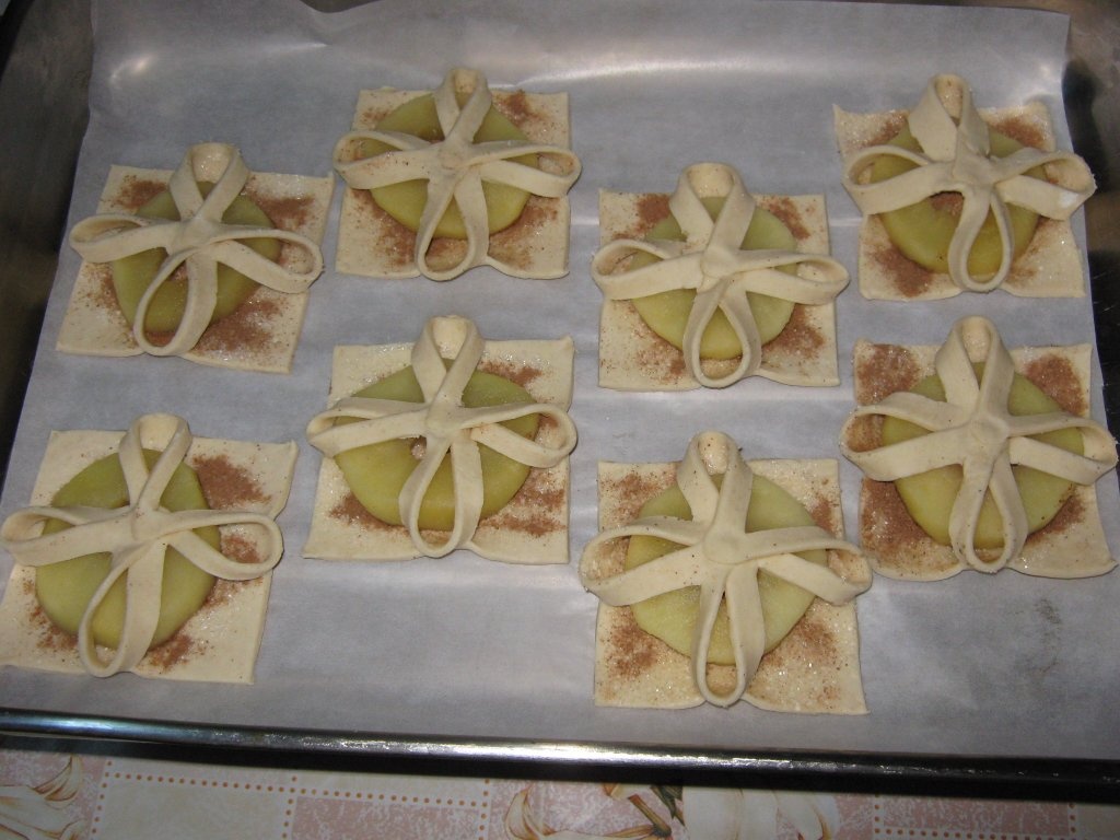 Flori de foietaj cu mere