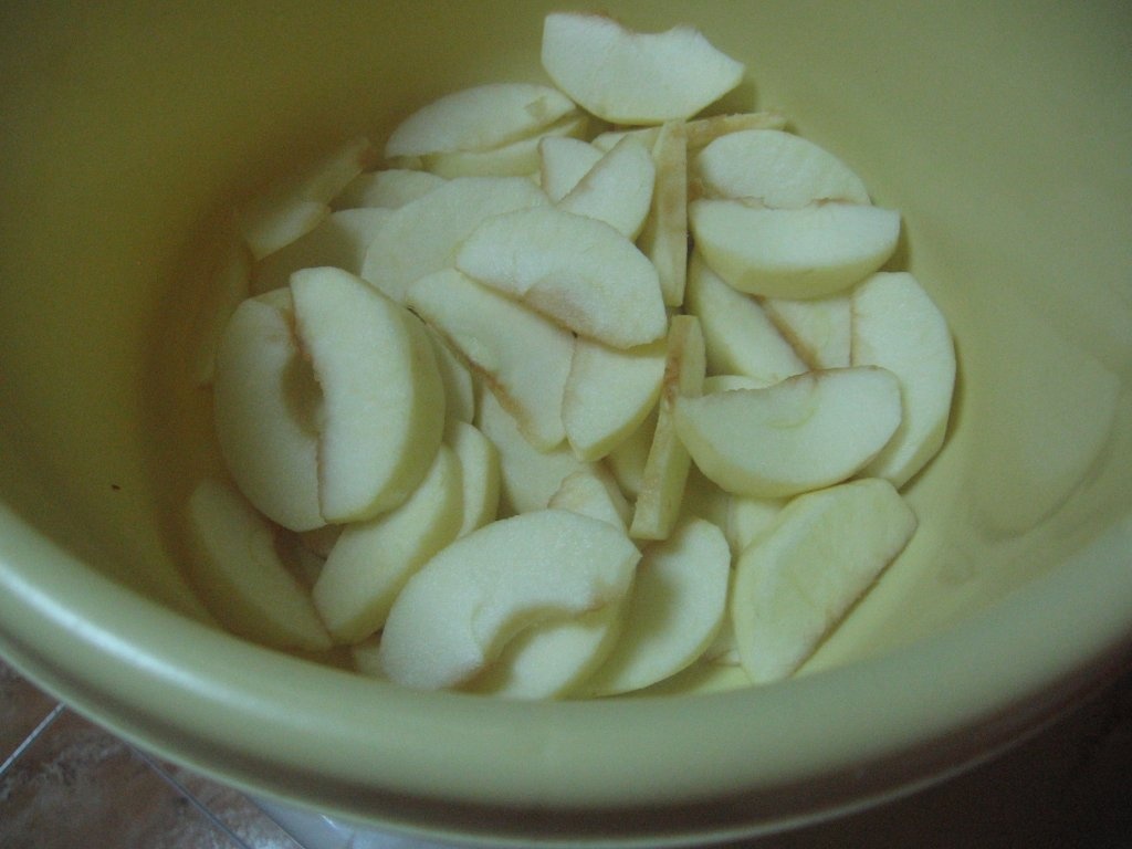 Tarta cu crema de vanilie si mere