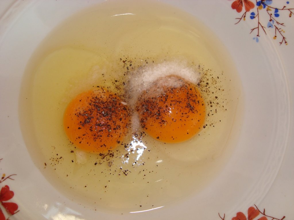 Omleta cu smantana,sunca si cascaval