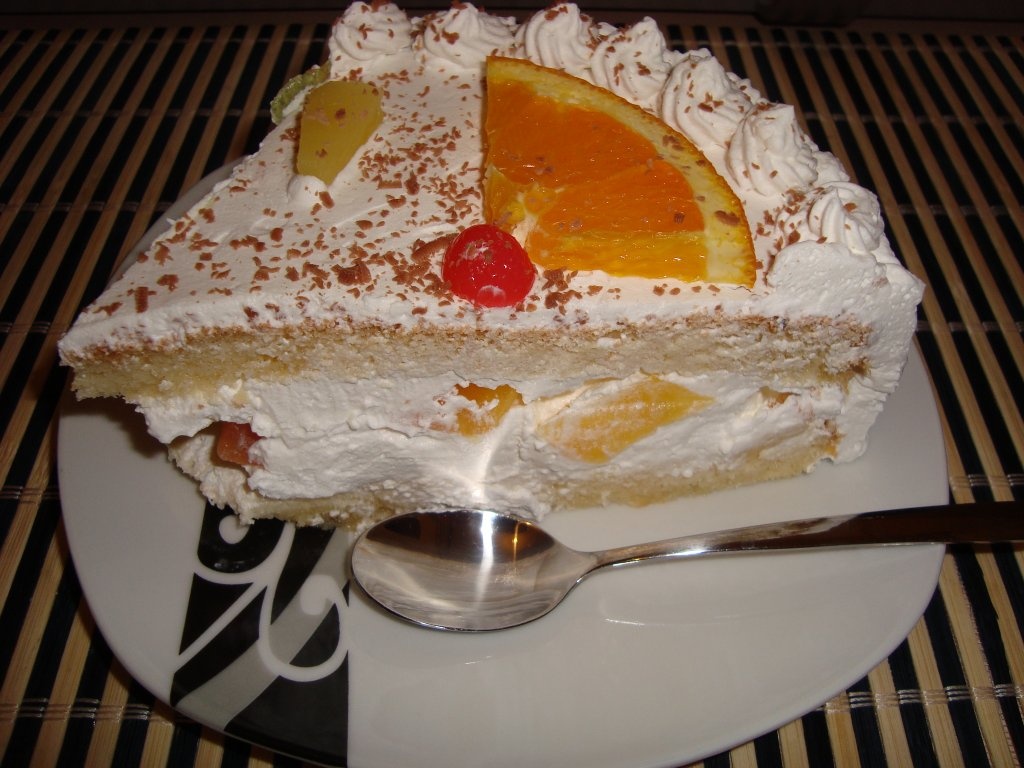 Tort cu fructe de Valentine's Day