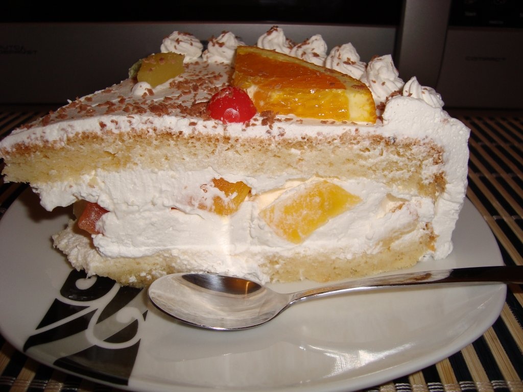 Tort cu fructe de Valentine's Day