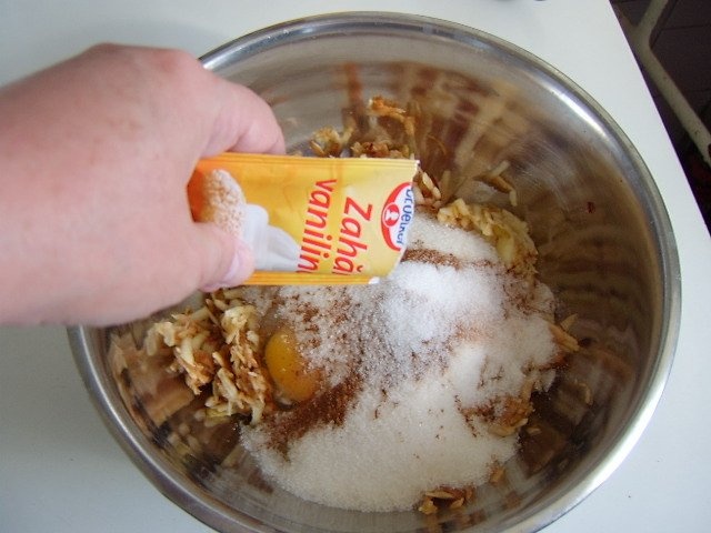 Prajitura economica cu mere