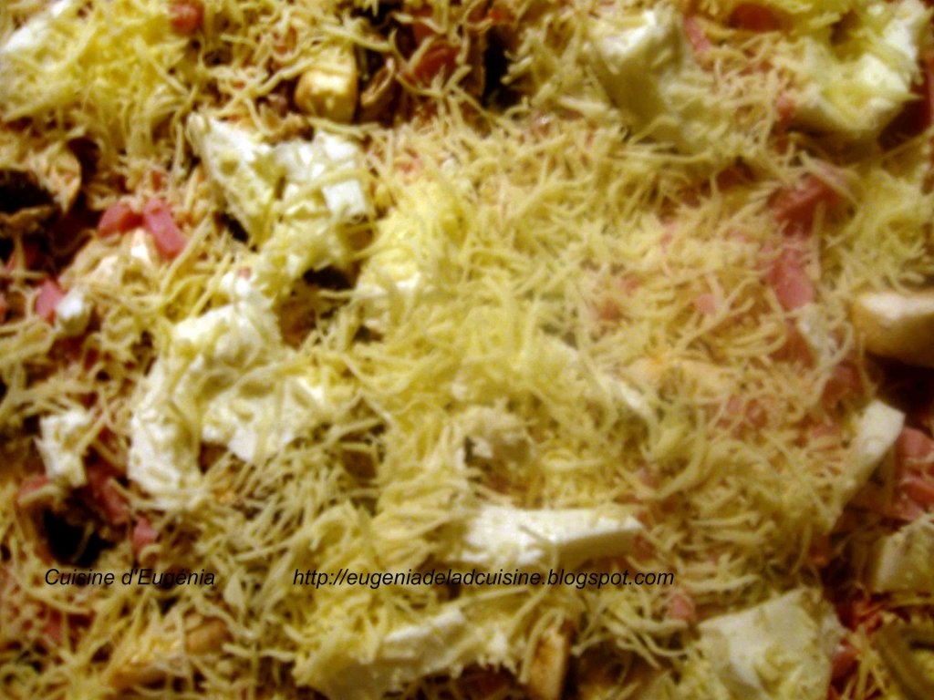 Pizza funghi (cu ciuperci)