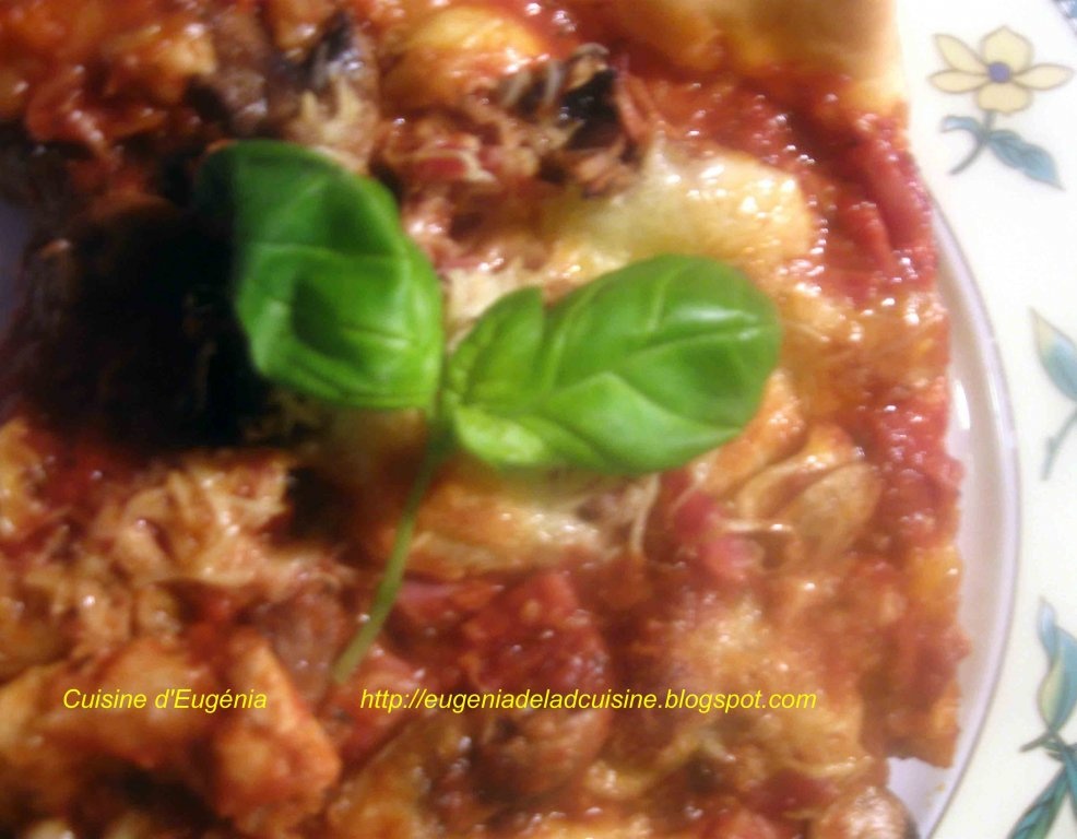 Pizza funghi (cu ciuperci)