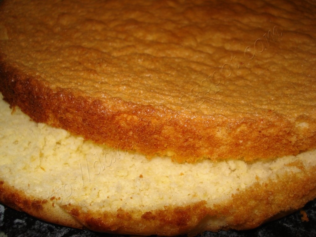 Tort cu Fructe de Padure