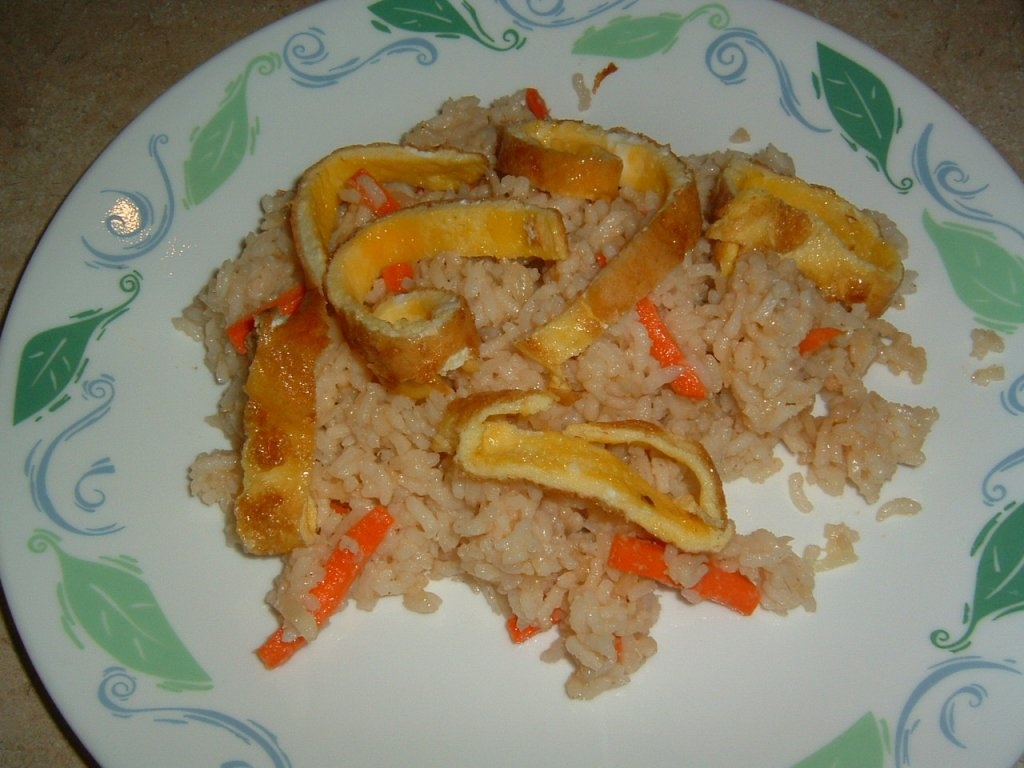 Orez in stil indonezian cu sos de arahide