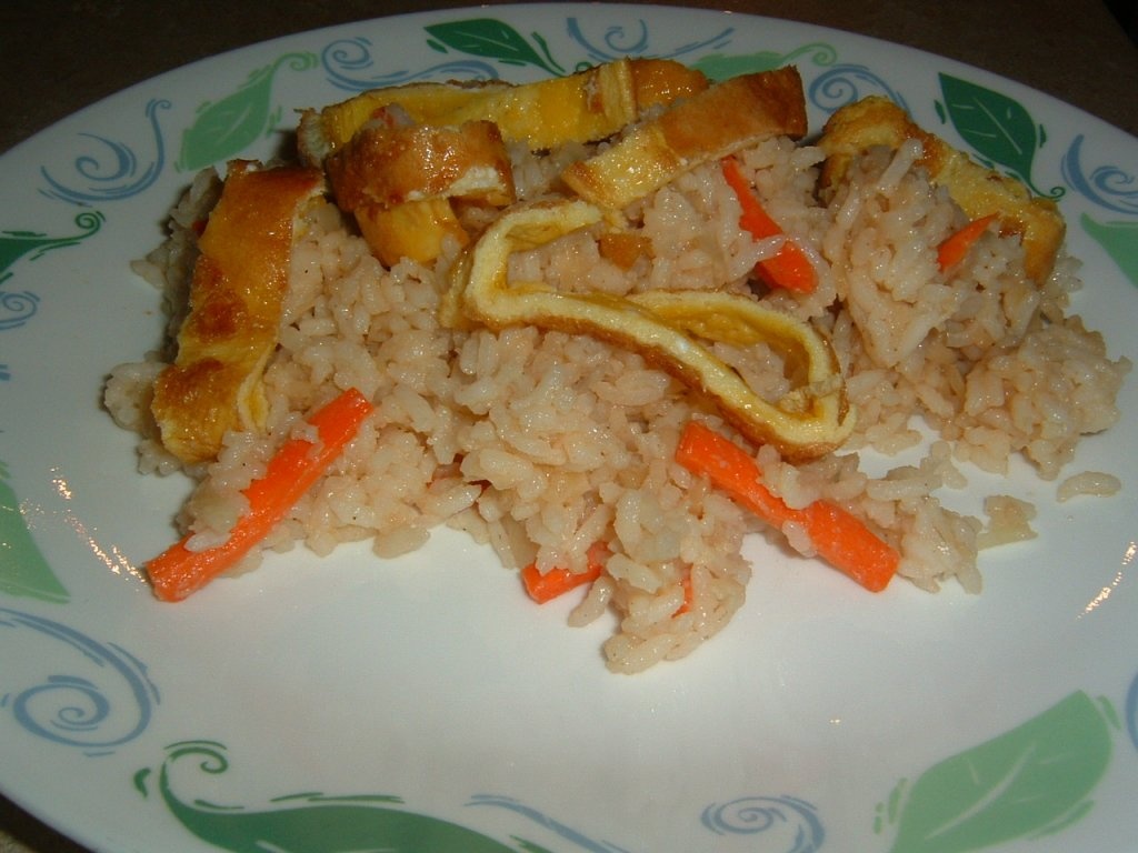 Orez in stil indonezian cu sos de arahide