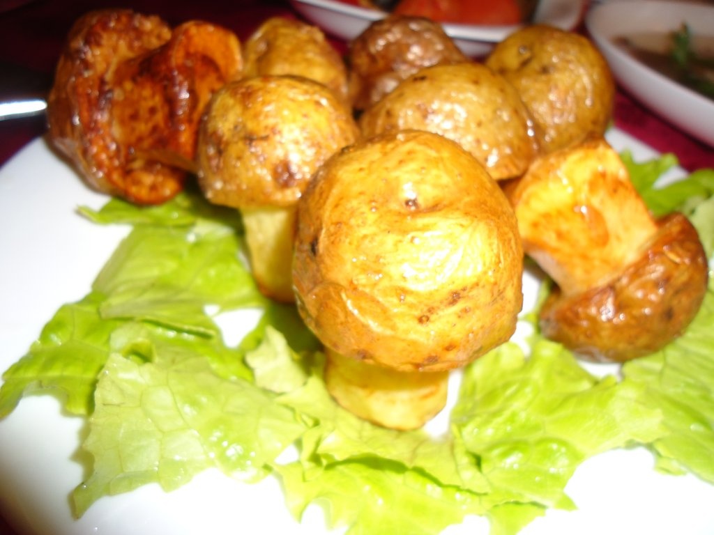 Ciuperci din cartofi copti