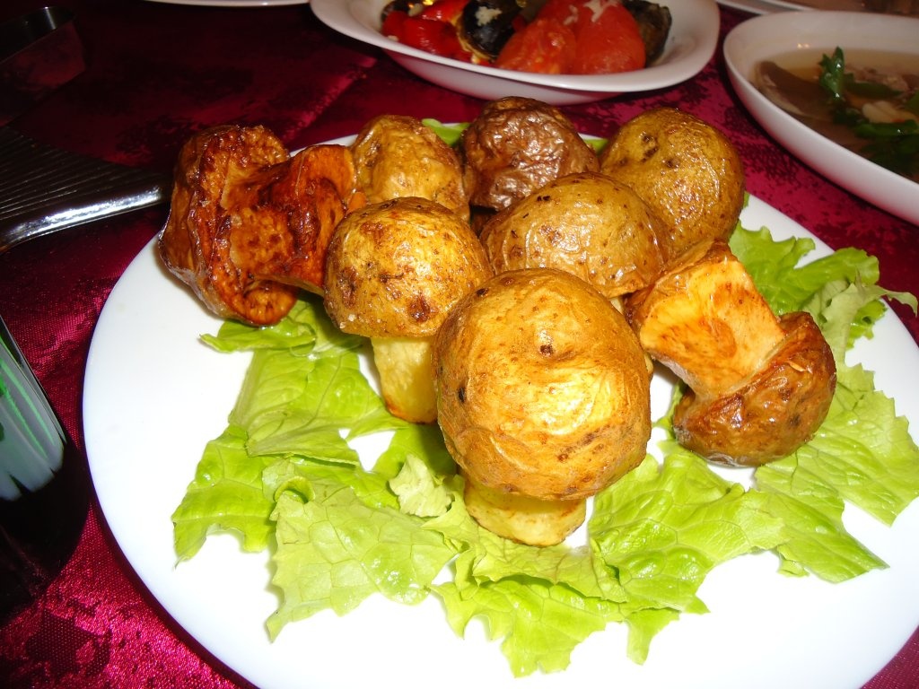 Ciuperci din cartofi copti