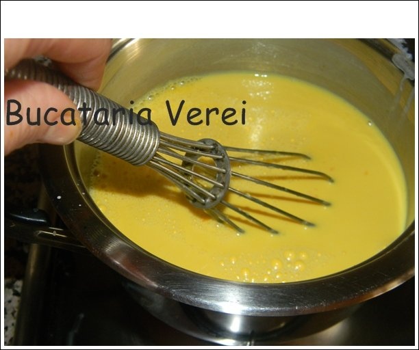 Tort de inghetata cu bezea si 3 creme