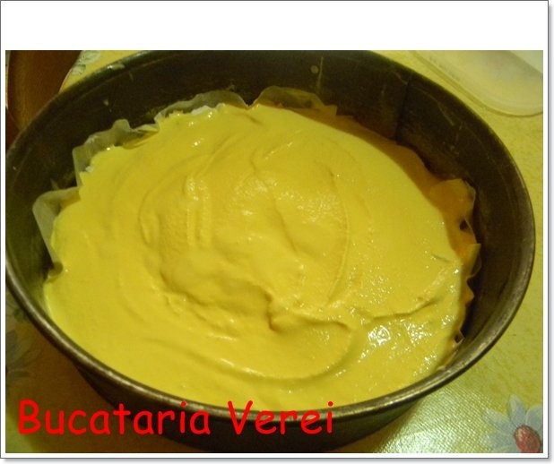 Tort de inghetata cu bezea si 3 creme